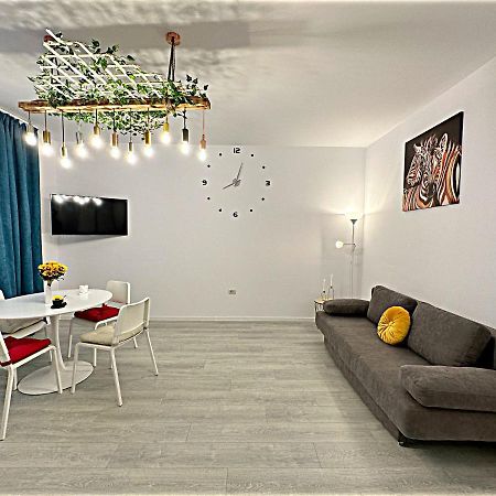 Hezo Sunshine Studio And Apartment Năvodari Buitenkant foto