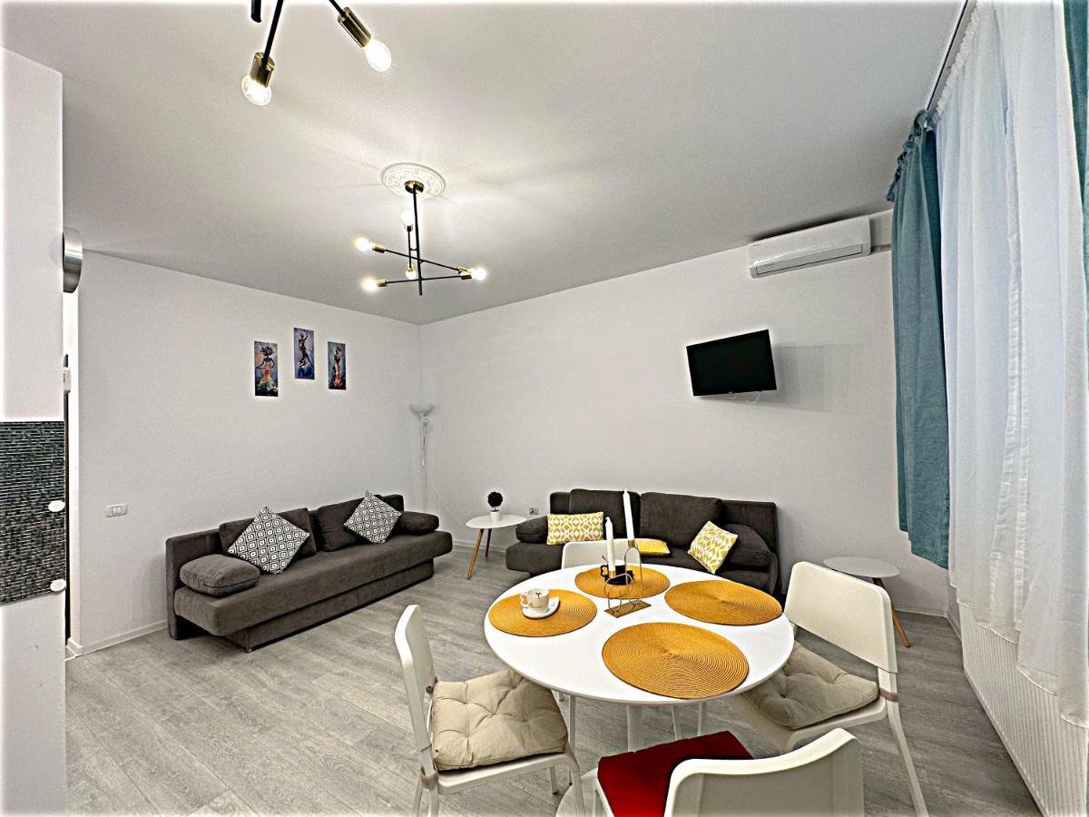 Hezo Sunshine Studio And Apartment Năvodari Buitenkant foto